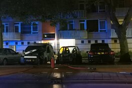 Meerdere auto's beschadigd bij brand in Geuzenveld