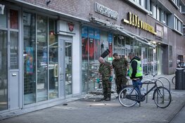 Explosie bij bedrijf op Pieter Calandlaan, EOD ingezet