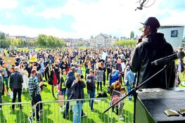 Manifestitatie vóór het nachtleven op Museumplein van start gegaan