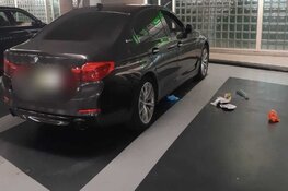 Spoor van vernieling in parkeergarage Van Baerlestraat