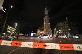 Busje ramt politieauto, agenten schieten bij aanhouding