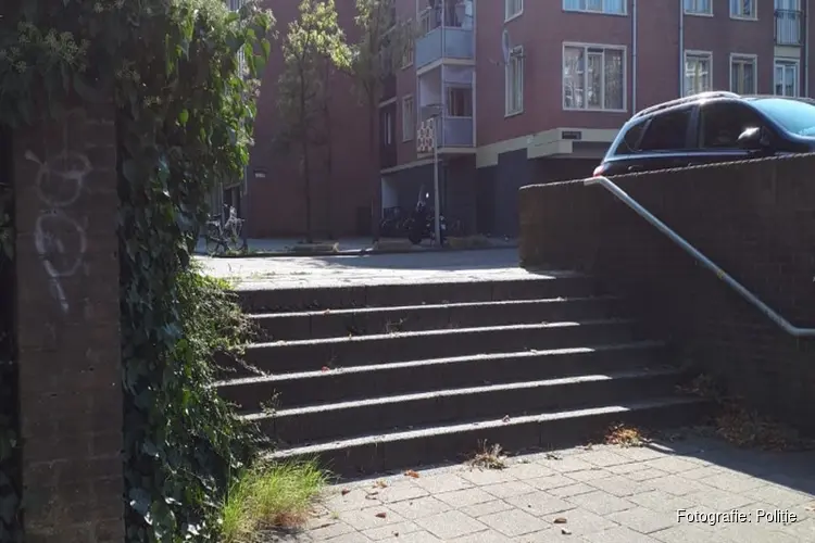 Getuigen gezocht straatroof Zeeburgerdijk
