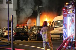 Tientallen woningen ontruimd na grote brand kringloopwinkel Postjesweg