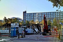 Ravage na brand Rataplan Postjesweg bij daglicht goed zichtbaar