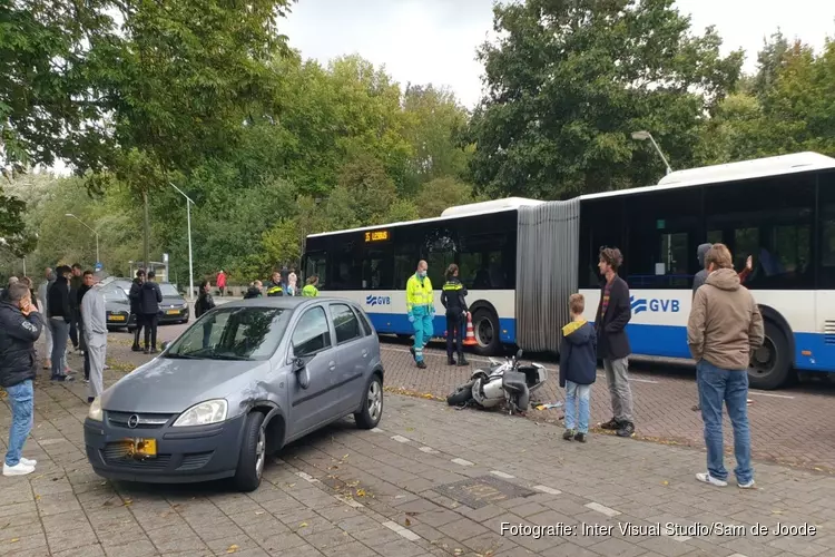 Ongeval met auto en scooter in Noord