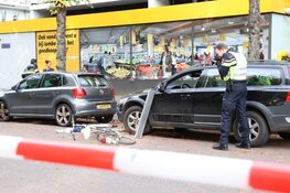 Slechthorende fietser botst op auto in Amsterdam-Buitenveldert