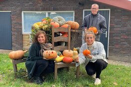 Amsterdammers en horecaondernemers helpen pompoenboer Chris