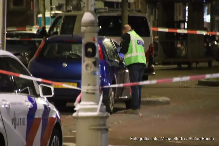 Explosie bij auto in Amsterdam-Noord