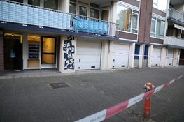 Geschoten op flat Naaldwijkstraat in Amsterdam