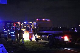 Brandweerwagens vast in modder