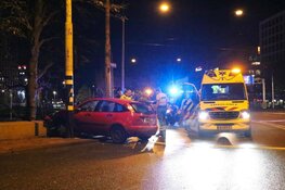 Automobilist onder invloed tegen muur gereden