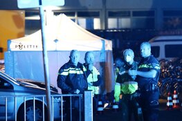 Man overleden na steekincident bij hostel Bos en Lommer