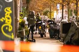 Arrestatieteam valt woning Bestevaerstraat binnen