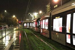 Gloednieuwe tram GVB voor Amsterdam Zuid ontspoort op eerste dag testperiode