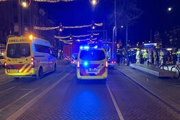 Personen te water geraakt in centrum Amsterdam, hulpdiensten massaal aanwezig