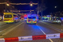 Personen te water geraakt in centrum Amsterdam, hulpdiensten massaal aanwezig