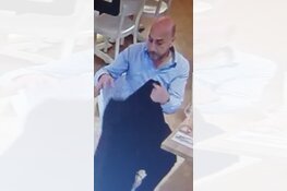 Gezocht: Diefstal tas en portemonnee in restaurant Spui