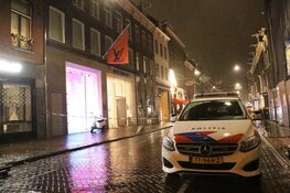 Ramkraak op kledingwinkel PC Hooftstraat