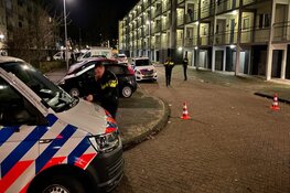 Schoten gelost op straat in Amsterdam-Noord