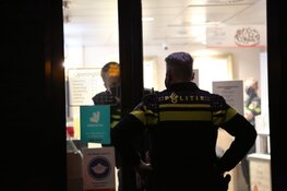 FEBO Amsterdam-Oost overvallen, politie zoekt verdachte