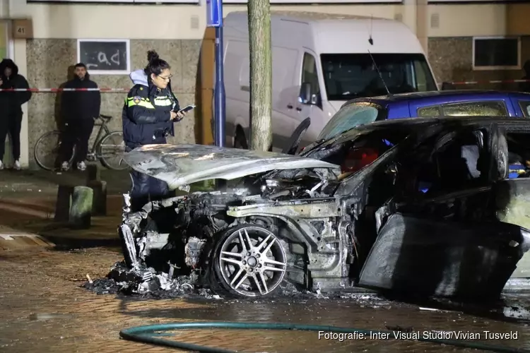 Auto uitgebrand in Osdorp