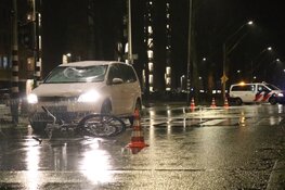Fietser zwaargewond na aanrijding Van Nijenrodeweg