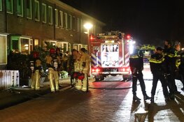 Twee personen naar ziekenhuis na brand in woning Amsterdam-Noord