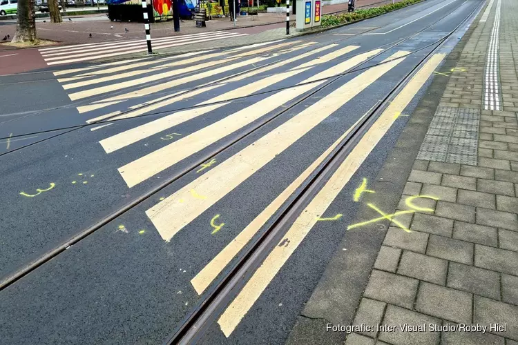 Aanrijding tussen politievoertuig en fietser