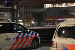 Winkel aan Bos en Lommerplein overvallen