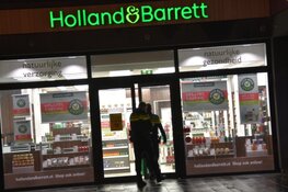 Winkel aan Bos en Lommerplein overvallen
