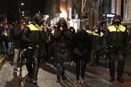 Politie treedt op na waarschuwingen tegen verboden demonstratie Museumplein: 100 aanhoudingen