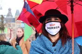 Politie treedt op na waarschuwingen tegen verboden demonstratie Museumplein: 100 aanhoudingen
