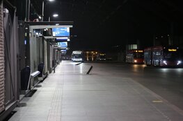 't Is Stil in Amsterdam: Slechts een enkeling laat zich zien in centrum, Centraal Station uitgestorven