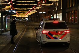 't Is Stil in Amsterdam: Slechts een enkeling laat zich zien in centrum, Centraal Station uitgestorven