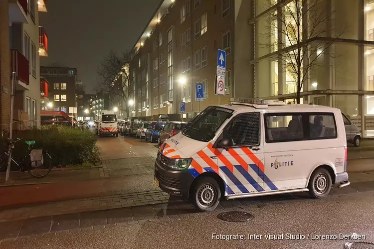 Gewonde bij steekincident Nieuw West, verdachten op de vlucht
