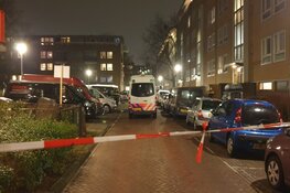 Gewonde bij steekincident Nieuw West, verdachten op de vlucht