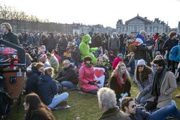 Politie maakt eind aan demonstratie Museumplein, dertig aanhoudingen