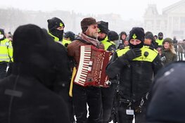Politie grijpt in bij verboden demonstratie Museumplein