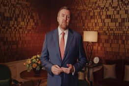 Koning spreekt digitaal onze Diplomaten toe