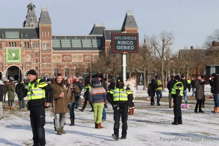 Toch weer tientallen corona-demonstranten op Museumplein