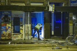 Veel schade na plofkraak op geldautomaat Overtoom