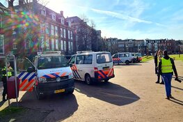 Rustige dag op een zonnig Museumplein