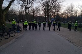 Enorme drukte in Vondelpark, politie grijpt in