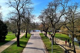 Extra toezicht in Vondelpark: zij-ingangen afgesloten