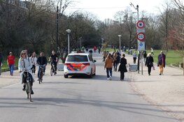 Extra toezicht in Vondelpark: zij-ingangen afgesloten