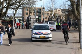 Extra toezicht in Vondelpark: zij-ingangen afgesloten