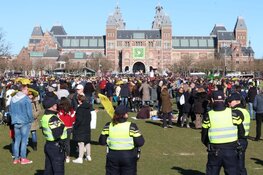 Steeds drukker op Museumplein, opnieuw noodbevel afgekondigd