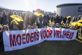Aanhoudingen op Museumplein bij demonstratie tegen coronamaatregelen