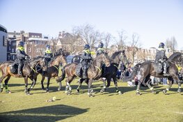 Aanhoudingen op Museumplein bij demonstratie tegen coronamaatregelen