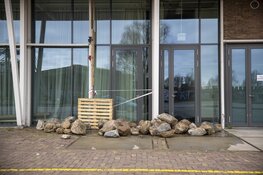 Vissers leggen stenen voor hoofdkantoor Greenpeace